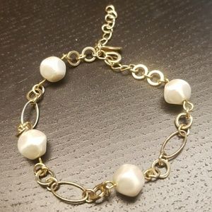 Pearl bracelet